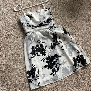 Ann Taylor strapless dress! Cream with black floral print. Size 10p